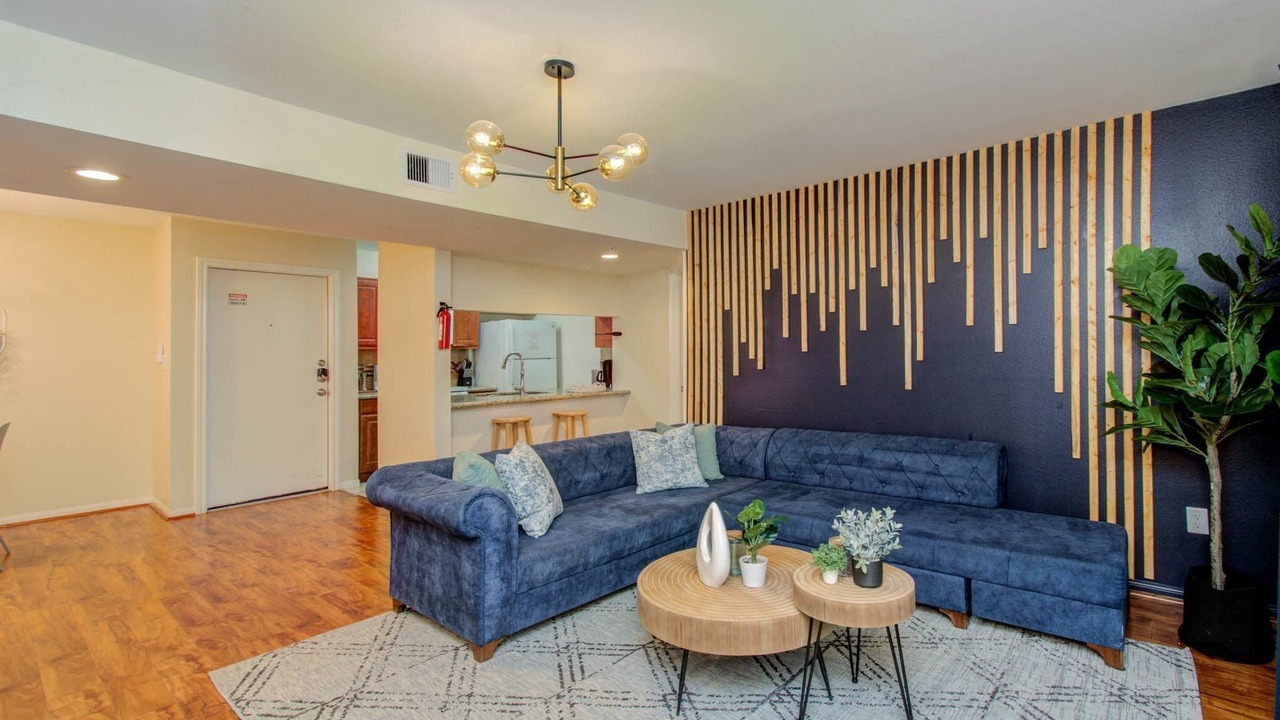 Photo of Livingroom in South Main