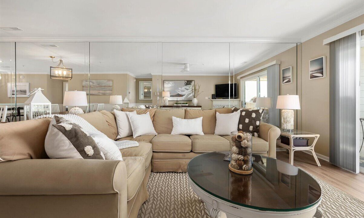 Photo of Livingroom in Heron Harbour Isle