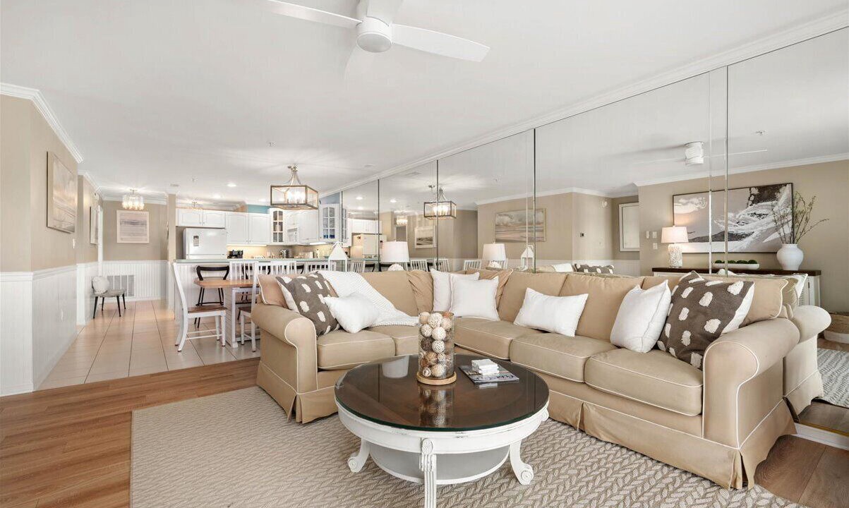 Photo of Livingroom in Heron Harbour Isle