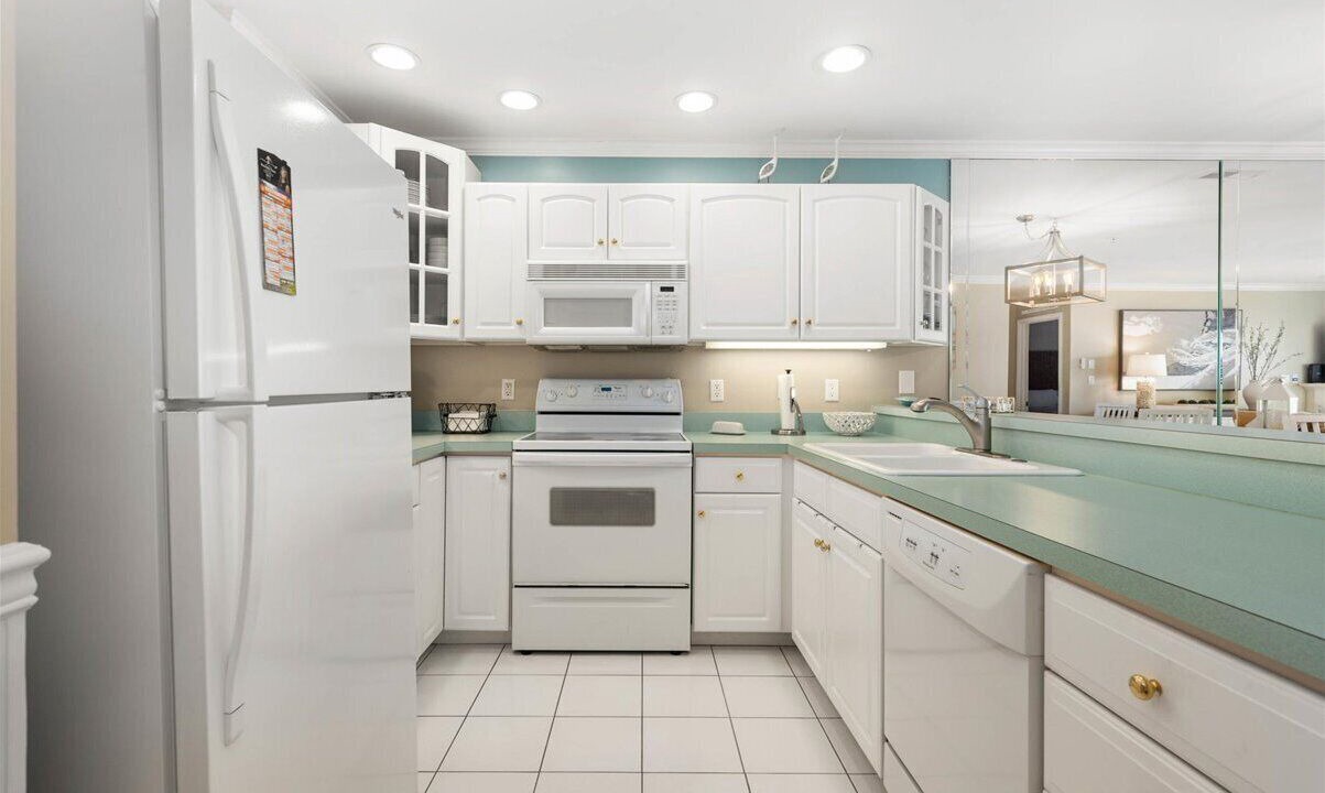 Photo of Kitchen in Heron Harbour Isle