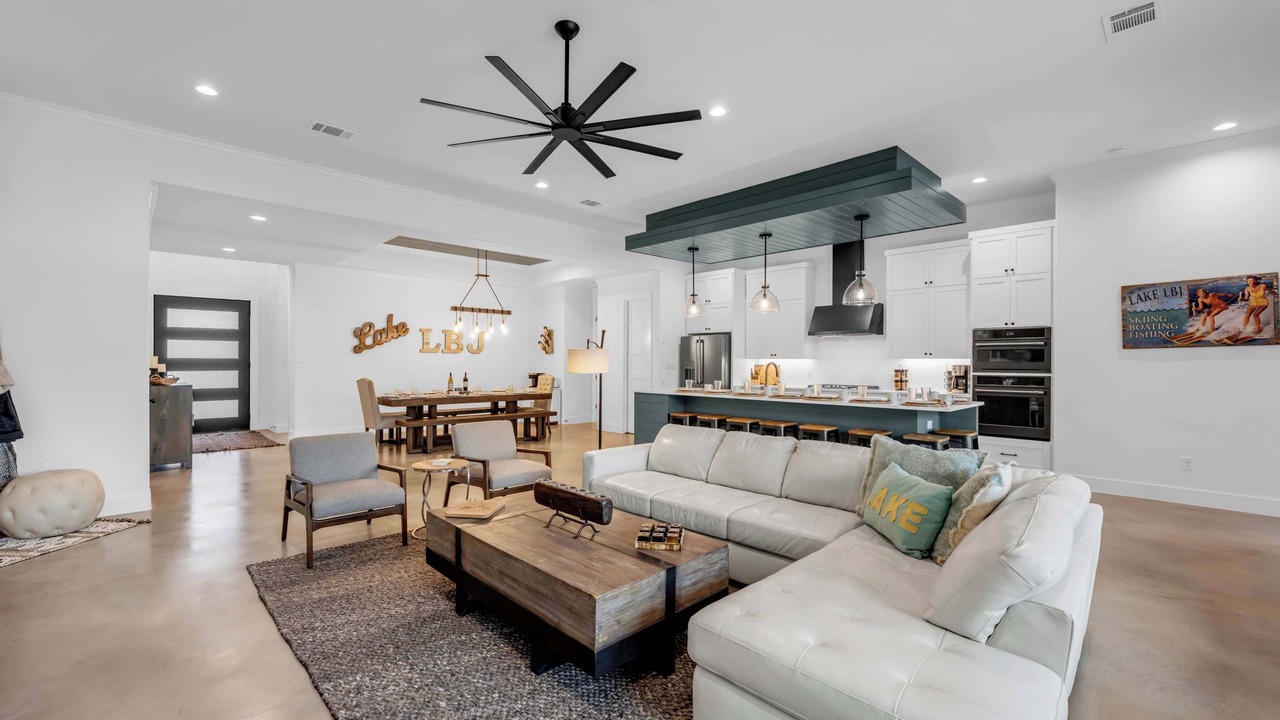 Photo of Livingroom in Burnet