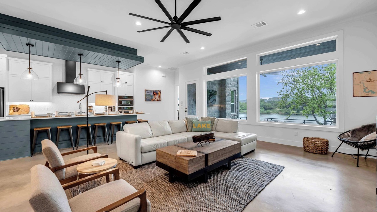 Photo of Livingroom in Burnet