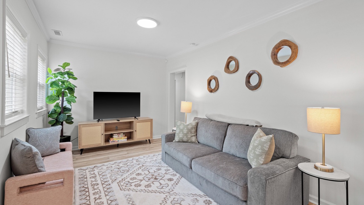Photo of Livingroom in Northwest Quadrant