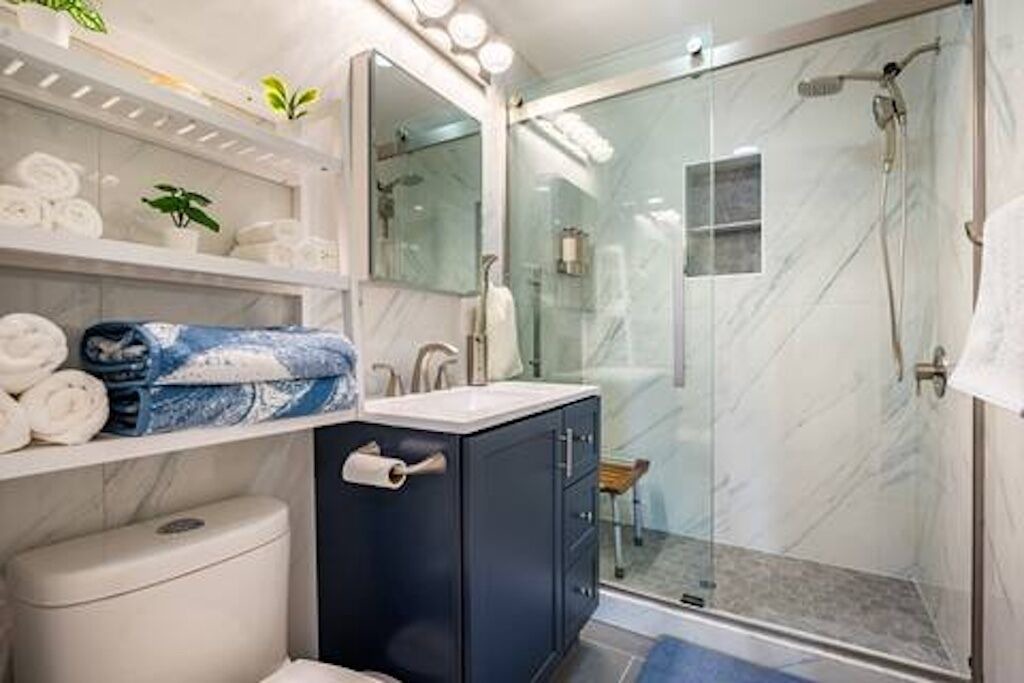 Photo of Bathroom in Ravenswood