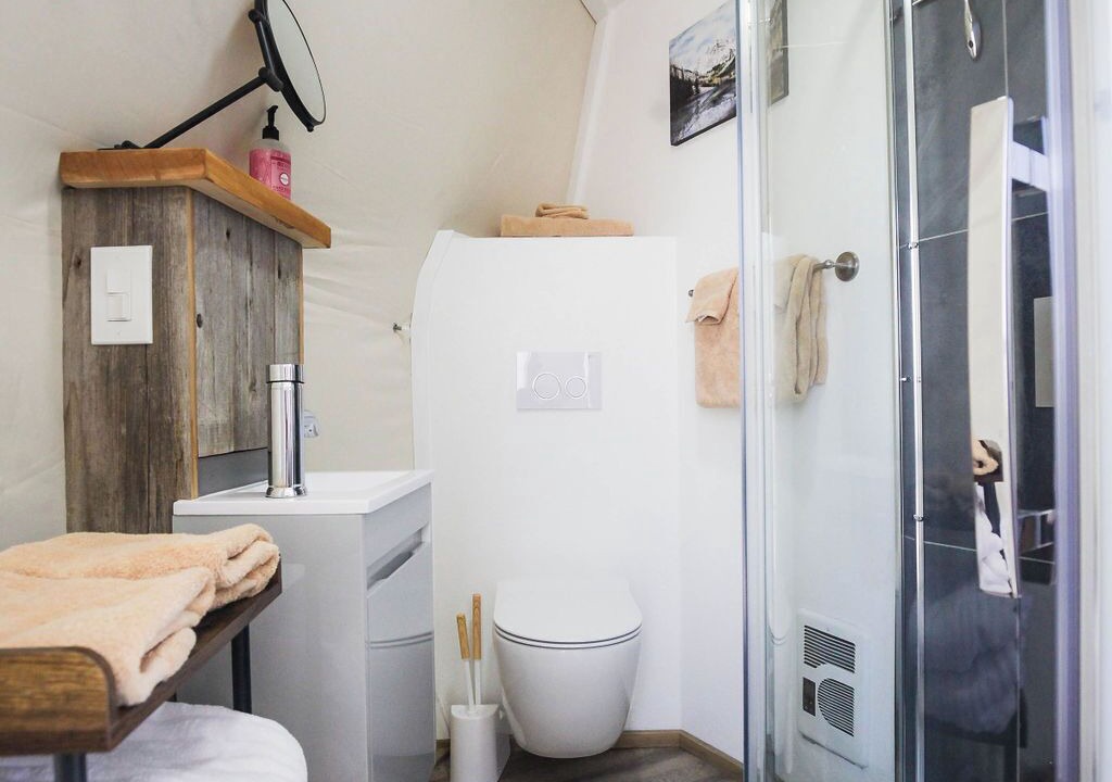 Photo of Bathroom in Wapiti