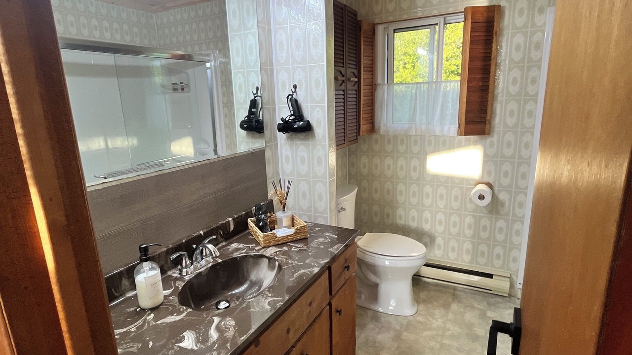 Photo of Bathroom in Tobermory