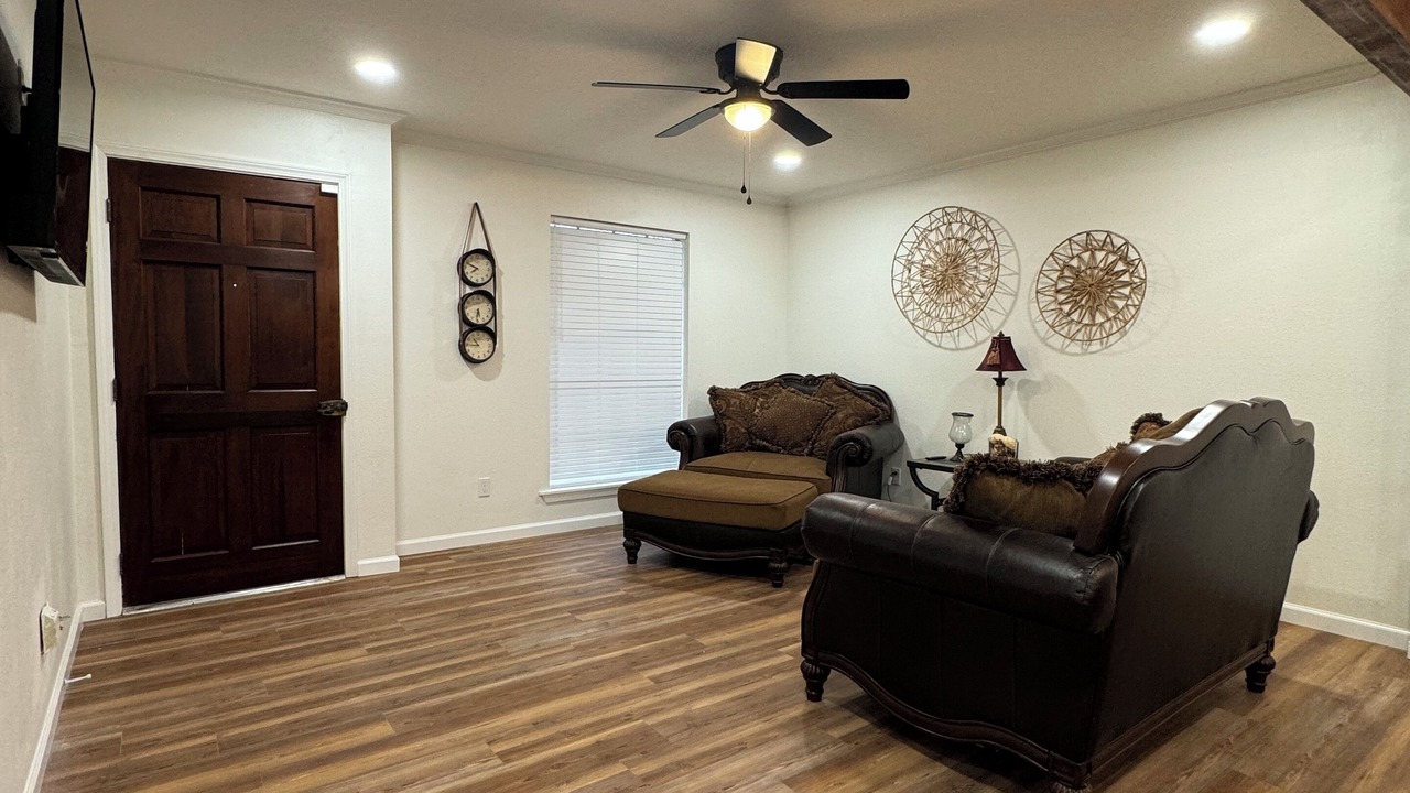 Photo of Livingroom in Alexandria