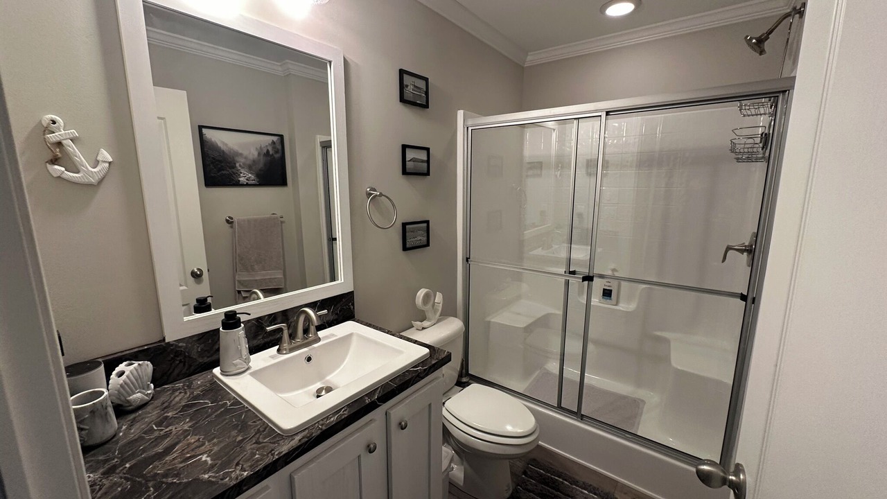 Photo of Bathroom in Huddleston