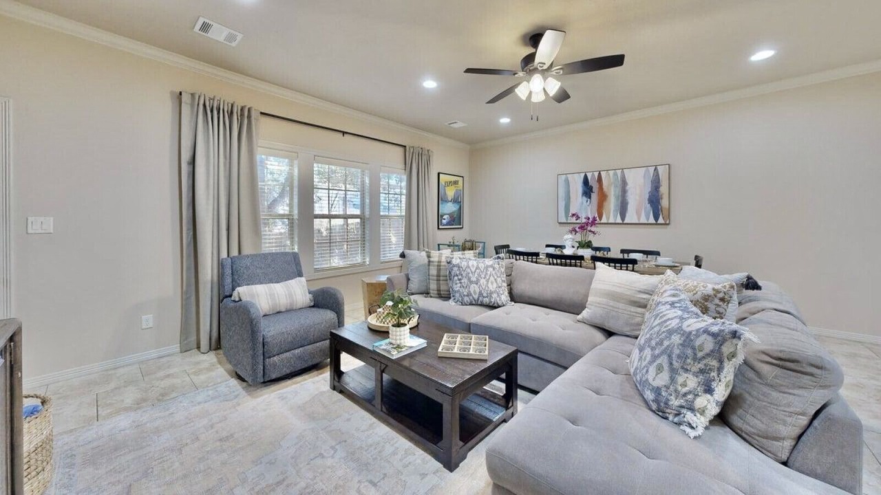 Photo of Livingroom in College Station