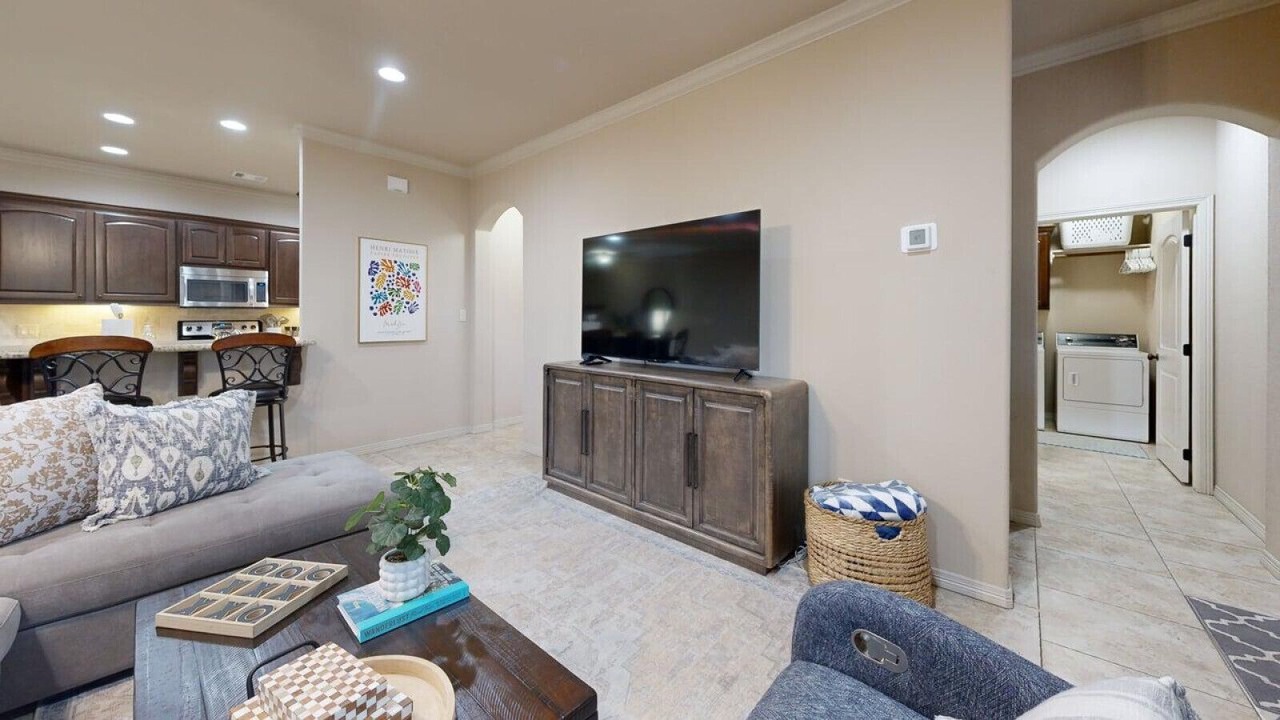 Photo of Livingroom in College Station