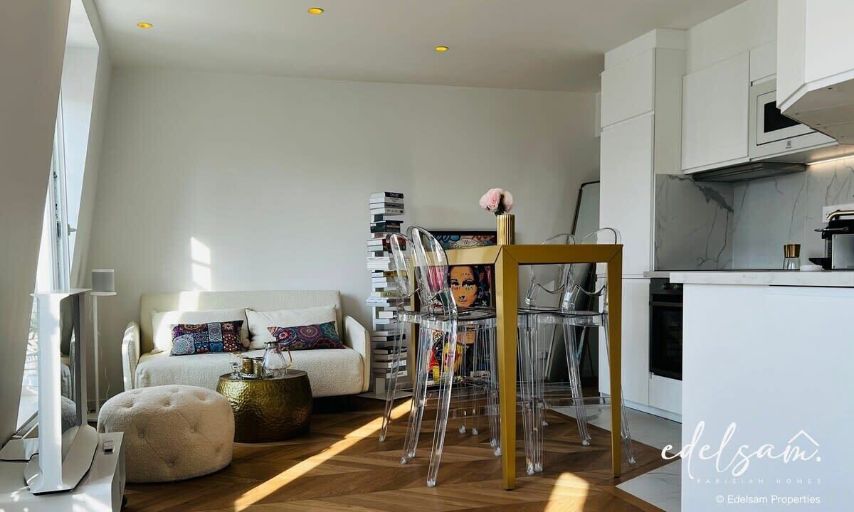 Photo of Livingroom in Quartier de la Plaine-de-Monceaux