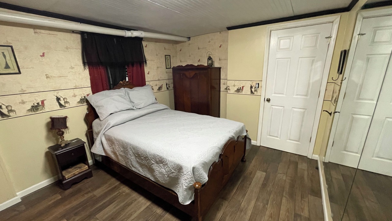 Photo of Bedroom in Pacific