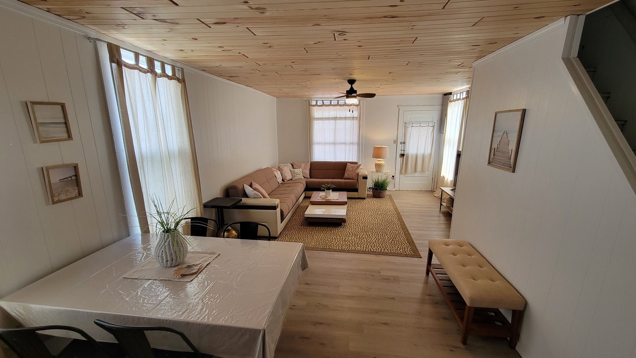 Photo of Livingroom in Sylvan Beach