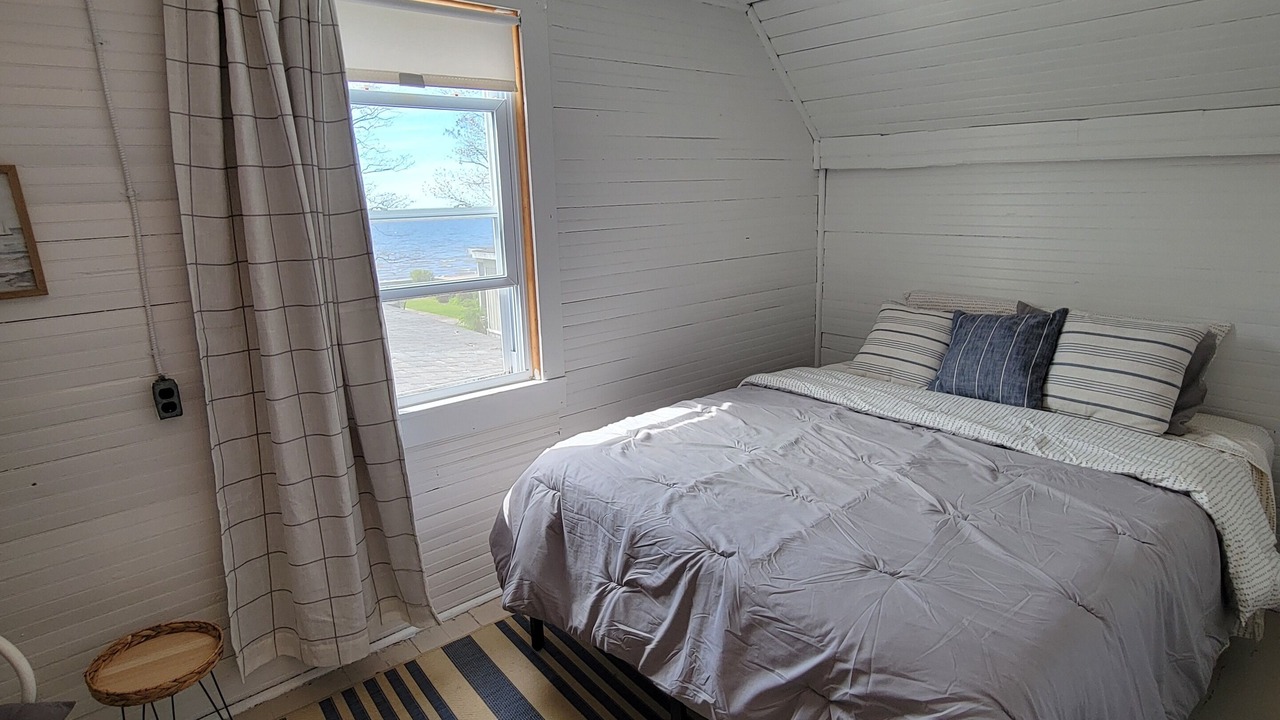Photo of Bedroom in Sylvan Beach