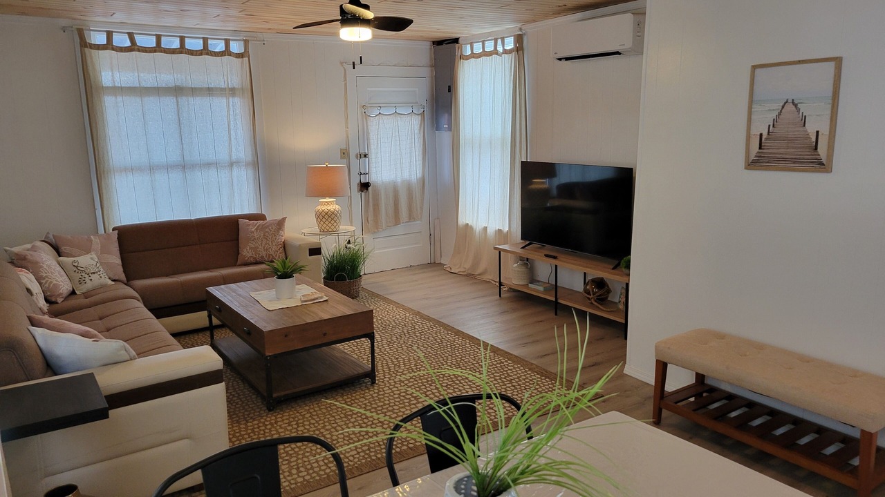 Photo of Livingroom in Sylvan Beach