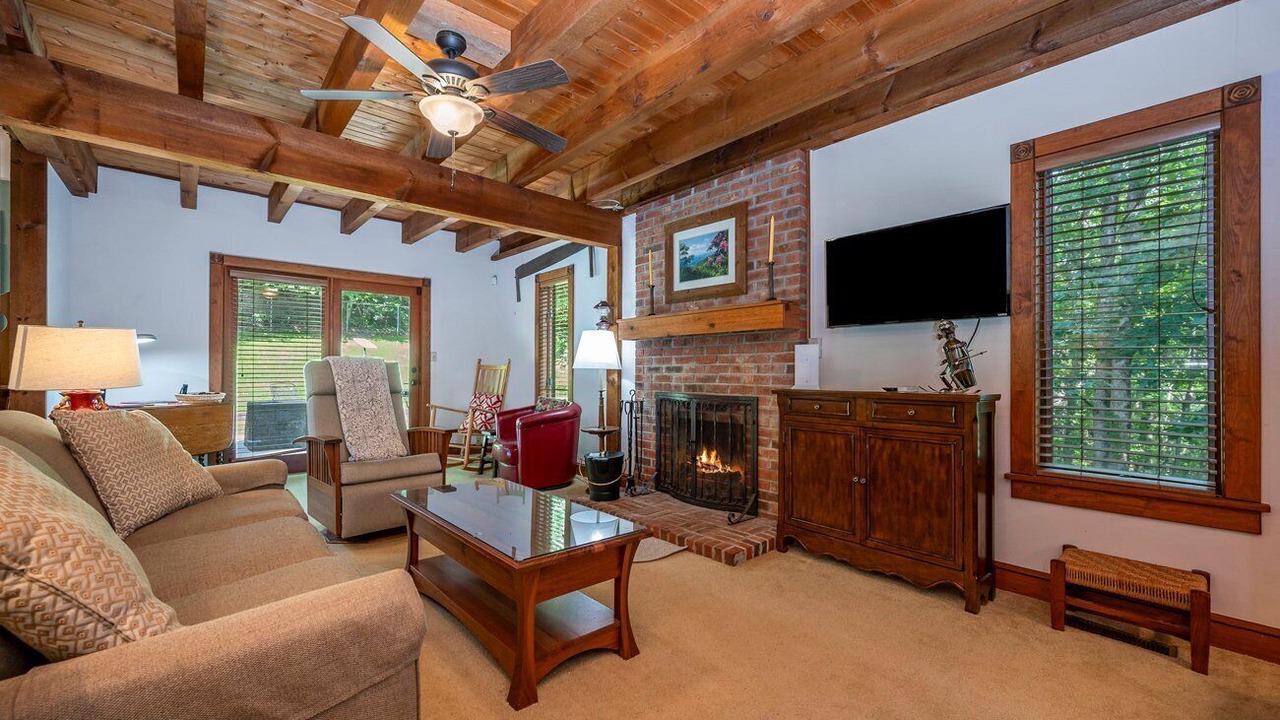 Photo of Livingroom in Lynn