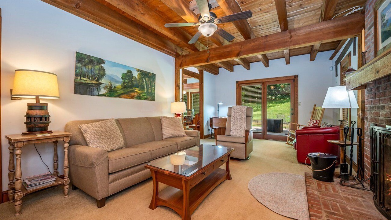Photo of Livingroom in Lynn
