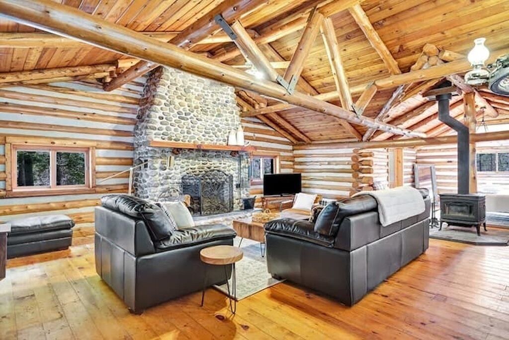 Photo of Livingroom in Rideau Lakes