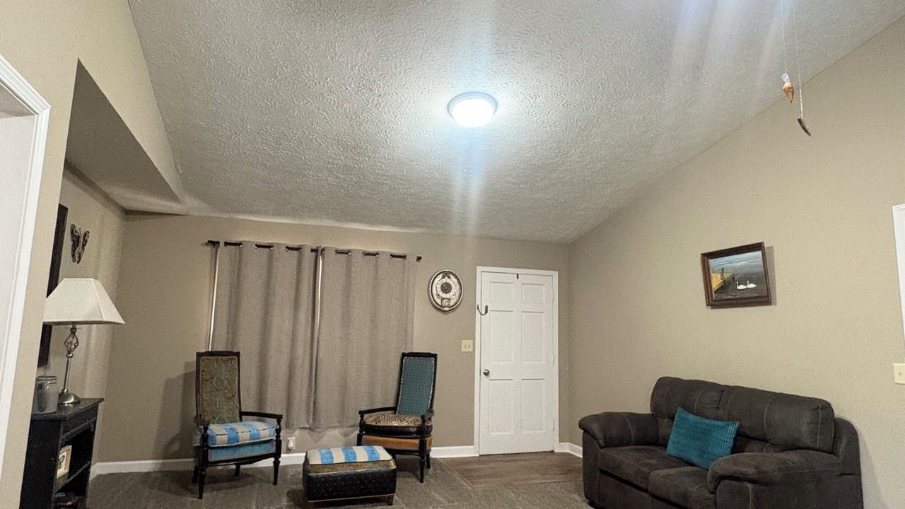 Photo of Livingroom in Talladega