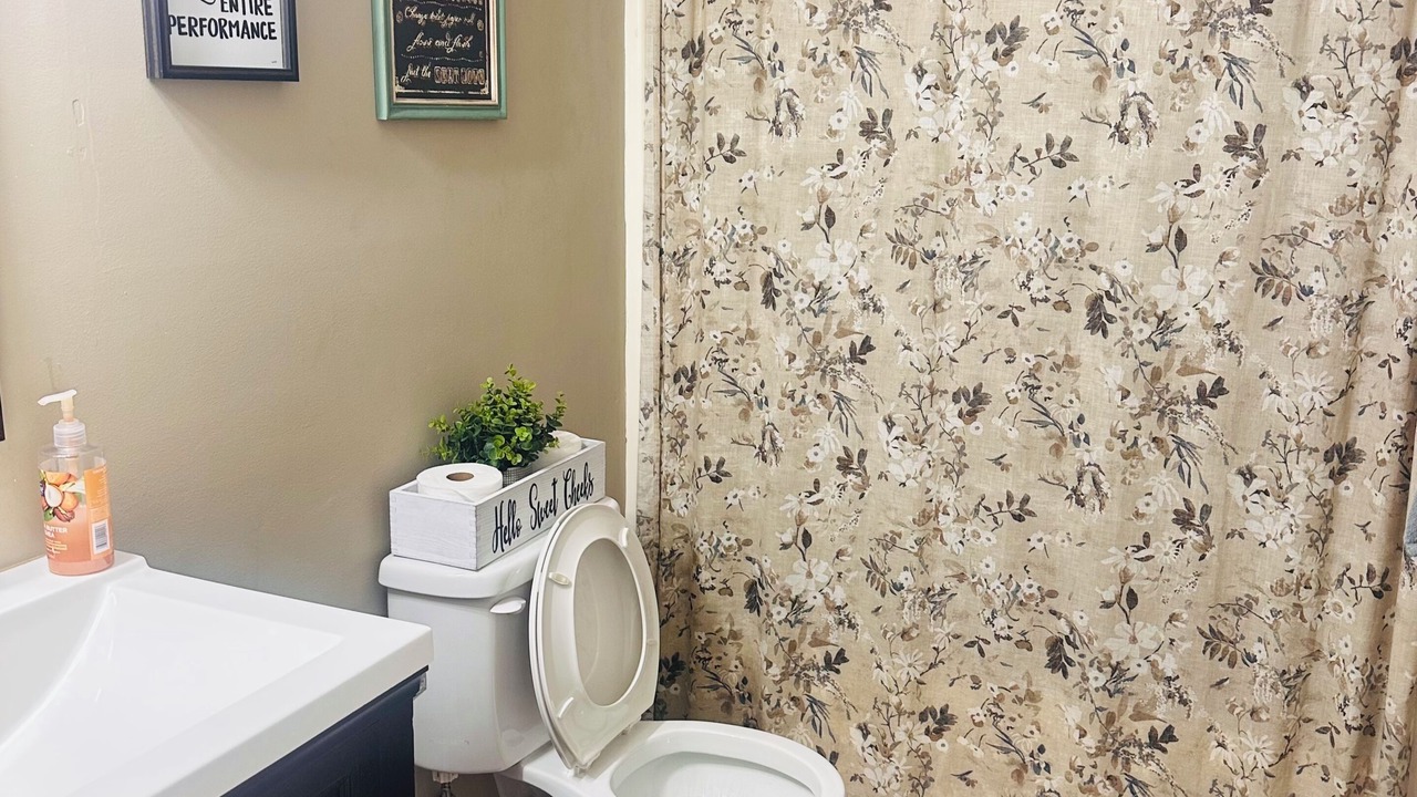 Photo of Bathroom in Talladega