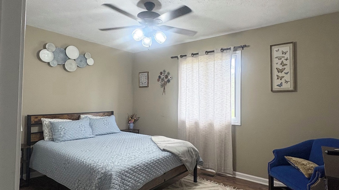 Photo of Bedroom in Talladega