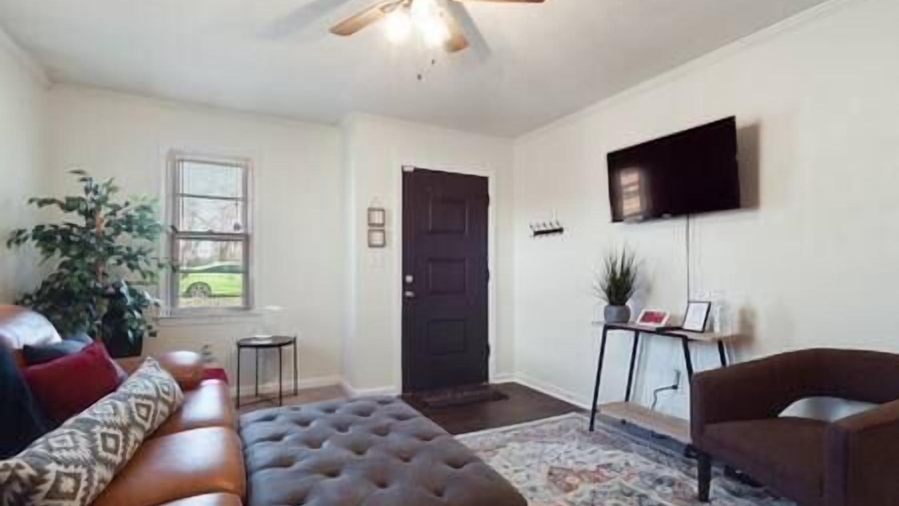 Photo of Livingroom in Berea