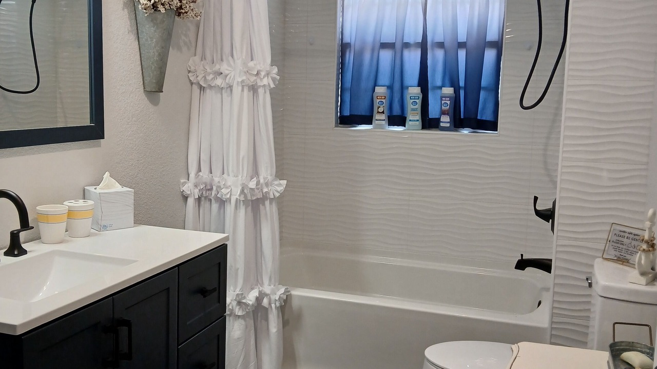 Photo of Bathroom in Tool