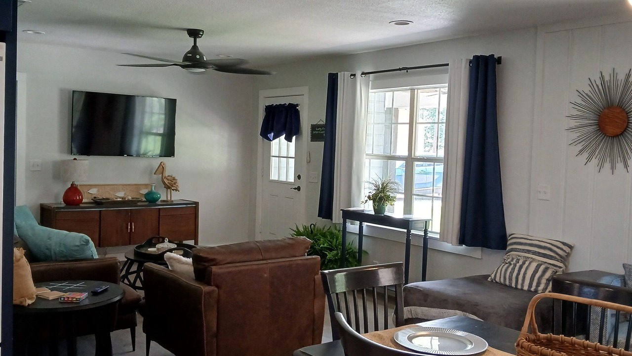 Photo of Livingroom in Tool