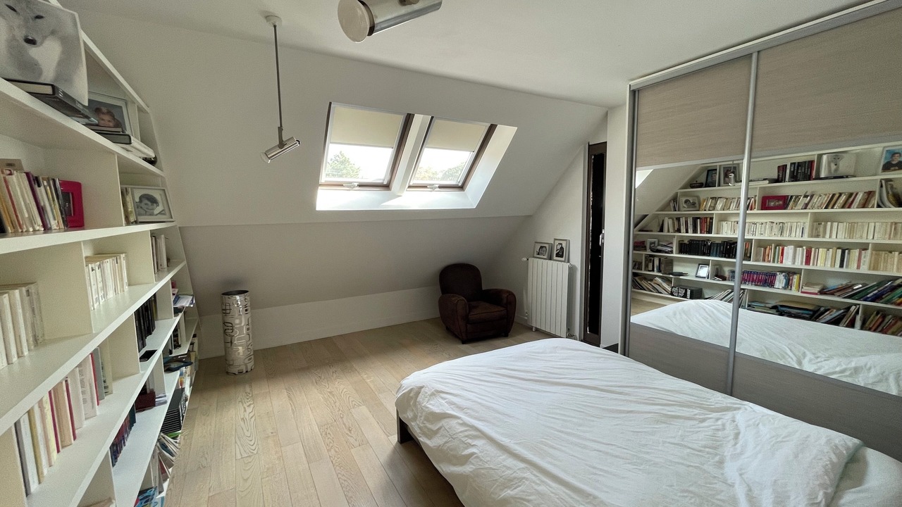 Photo of Bedroom in Louveciennes