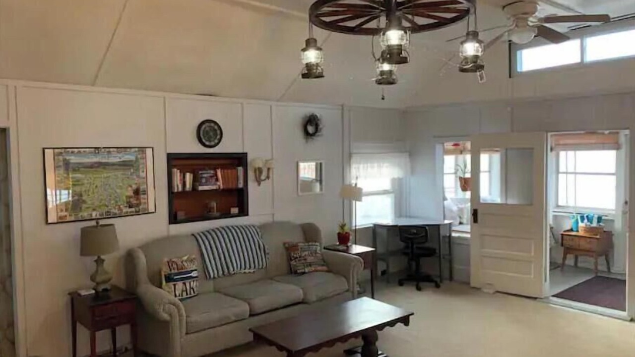 Photo of Livingroom in Town of Torrey