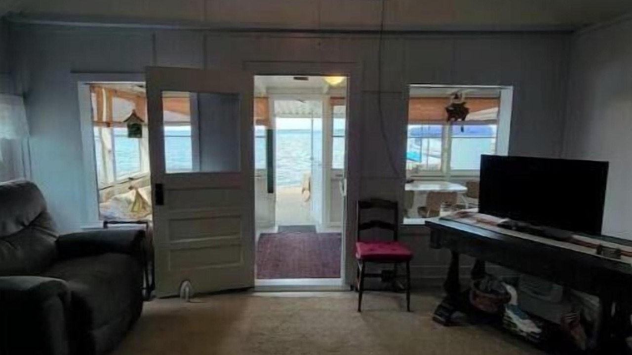 Photo of Livingroom in Town of Torrey