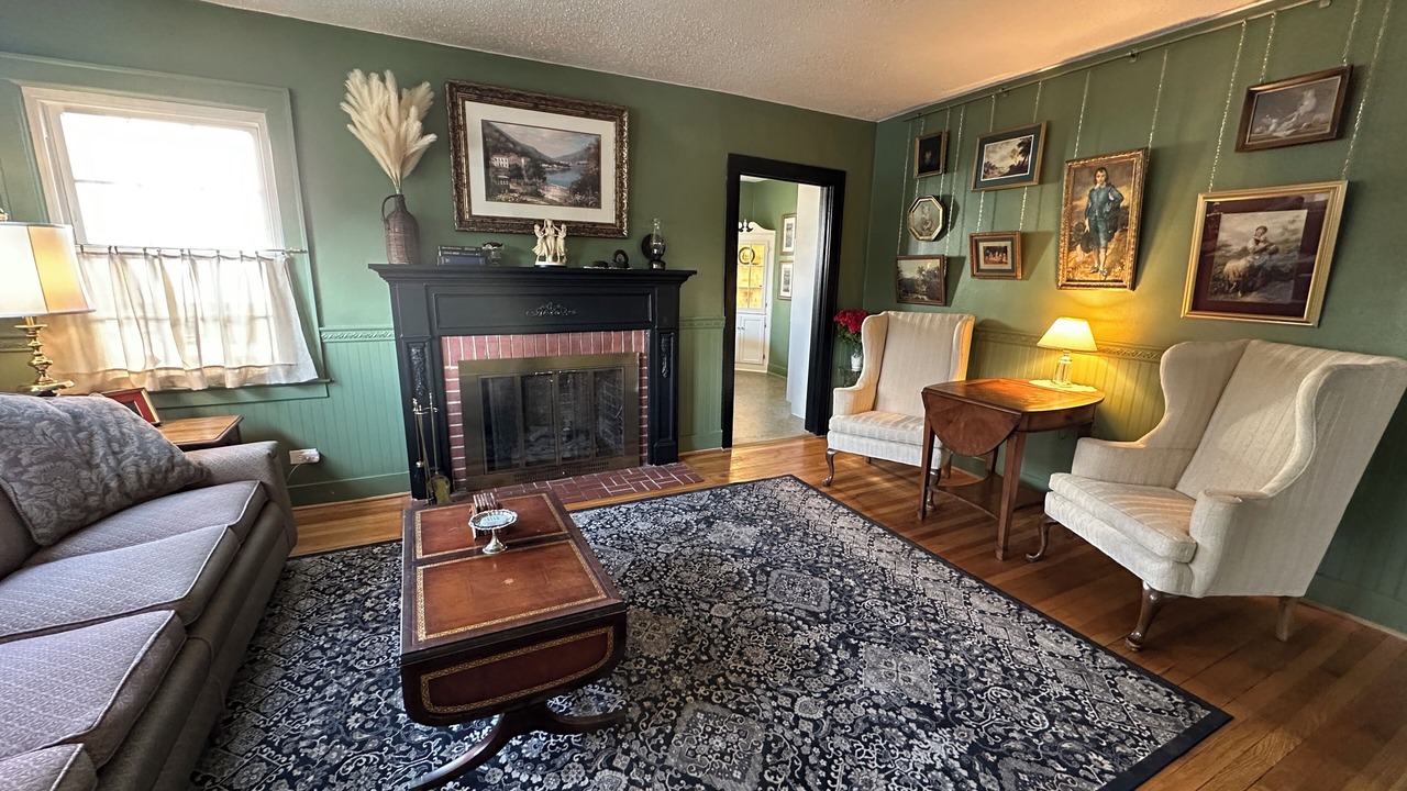 Photo of Livingroom in Mount Airy