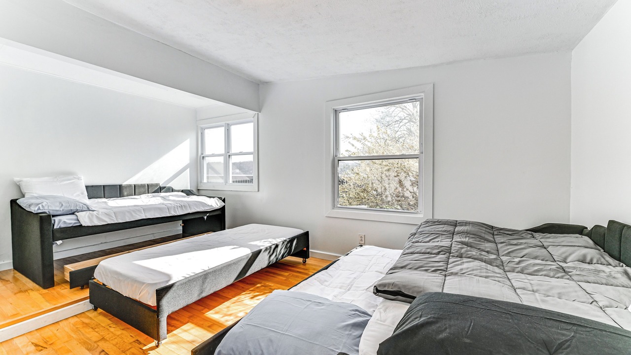 Photo of Bedroom in Scottsburg