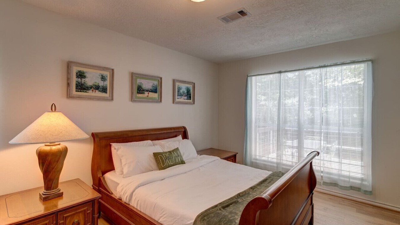 Photo of Bedroom in Tomball
