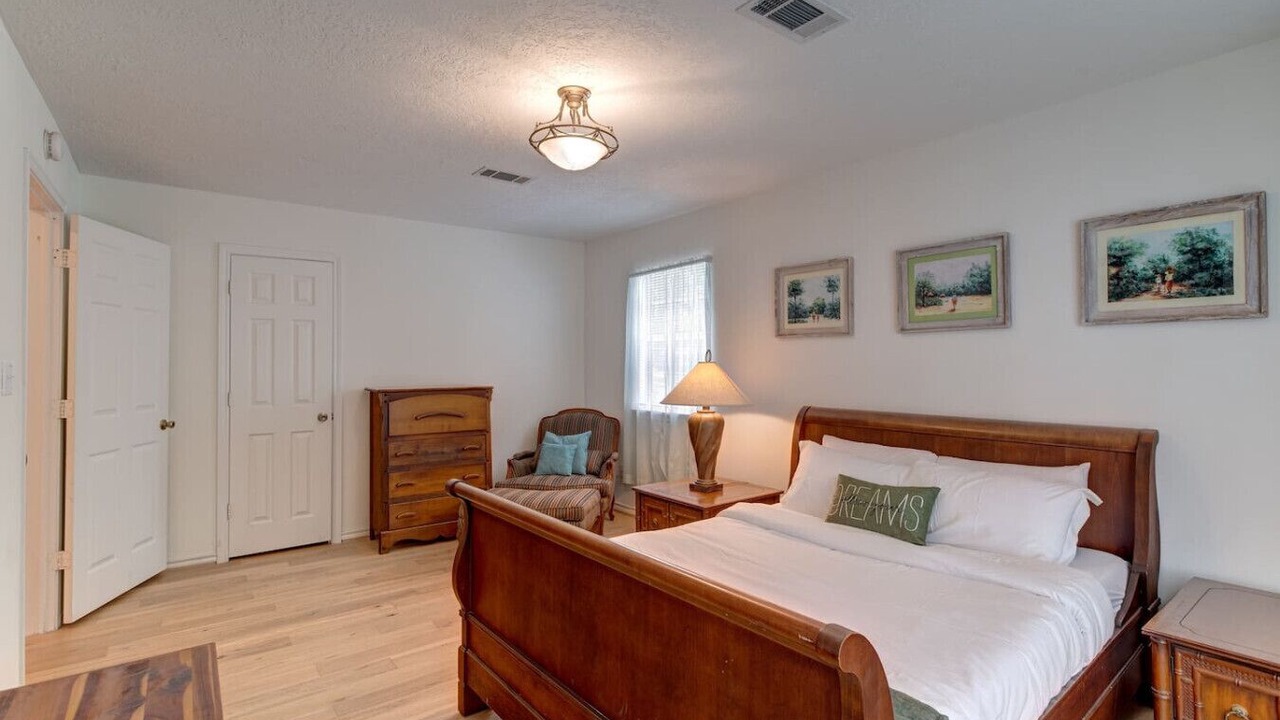 Photo of Bedroom in Tomball