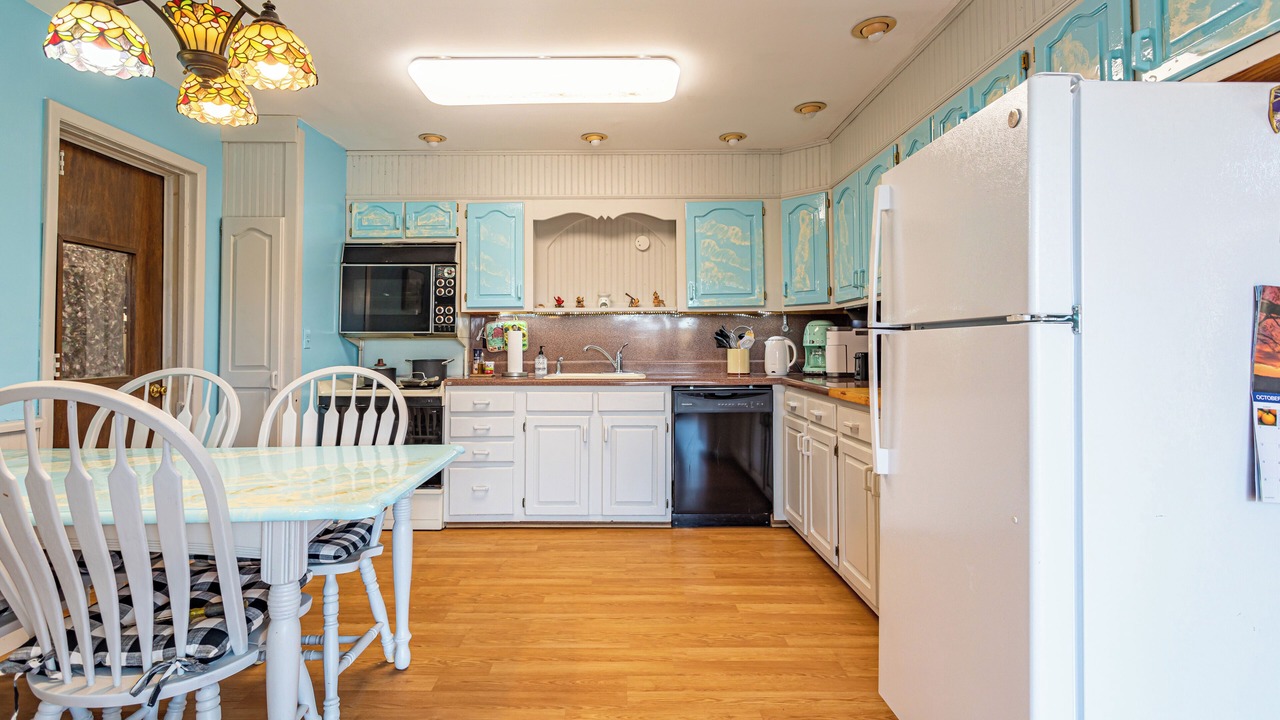 Photo of Kitchen in Town of Broome