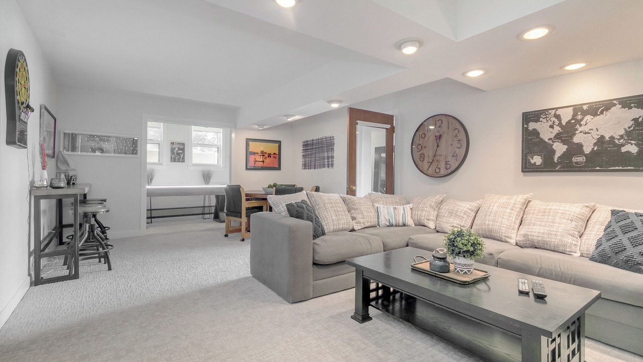 Photo of Livingroom in Tenney-Lapham