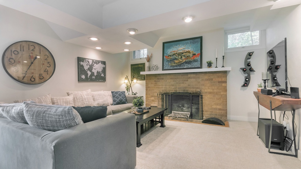Photo of Livingroom in Tenney-Lapham