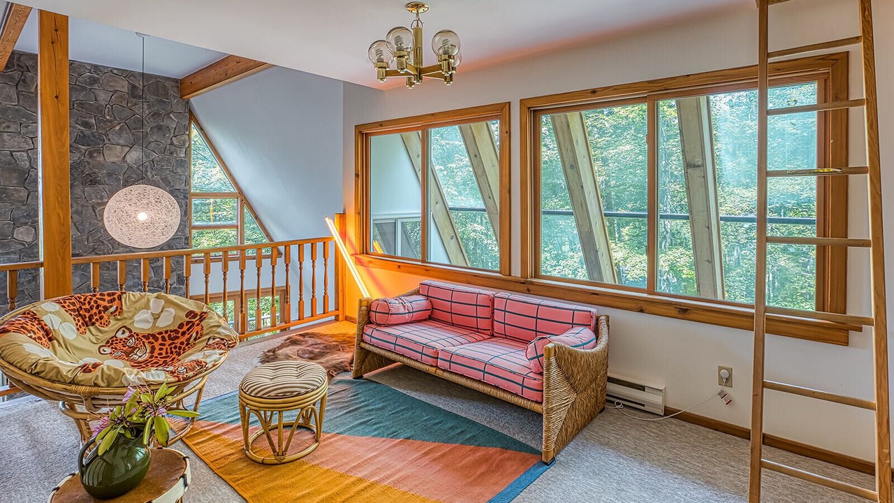 Photo of Livingroom in Lenox