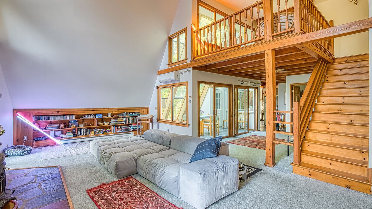 Photo of Livingroom in Lenox