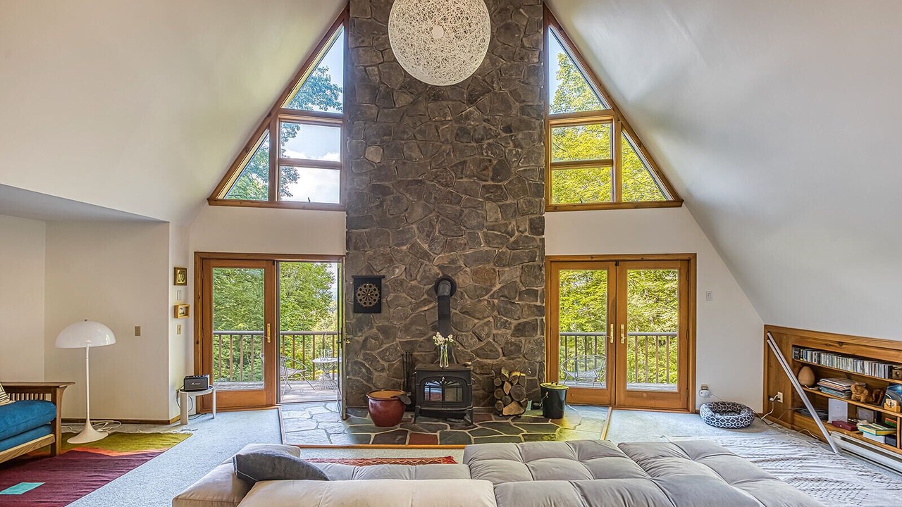 Photo of Livingroom in Lenox