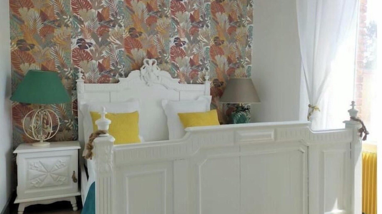 Photo of Bedroom in Lens