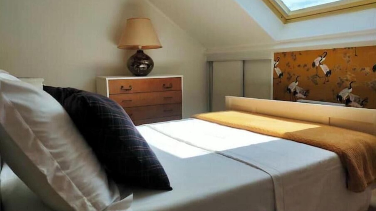 Photo of Bedroom in Lens