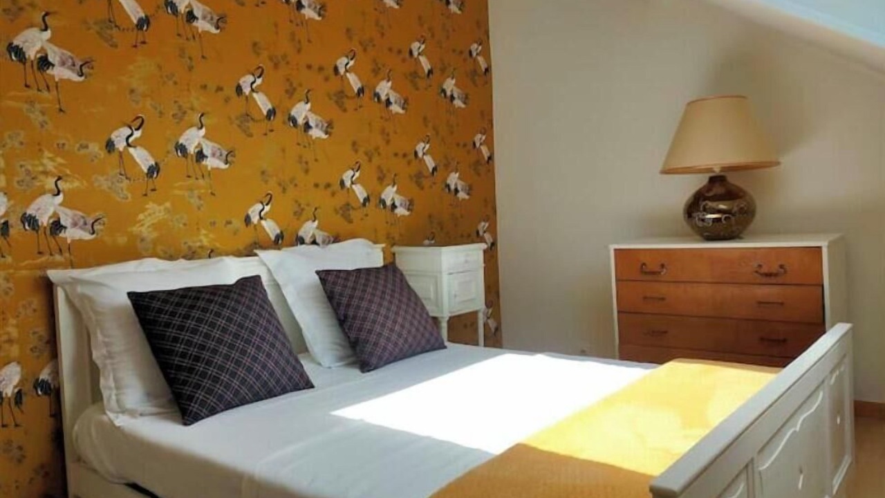 Photo of Bedroom in Lens