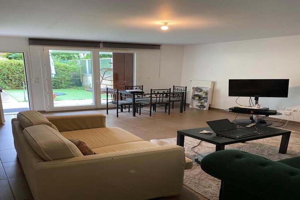 Photo of Livingroom in Cergy