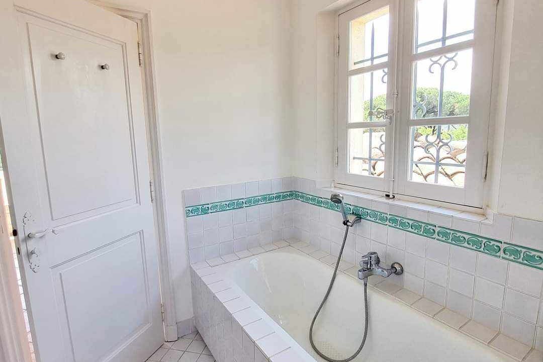 Photo of Bathroom in Ramatuelle