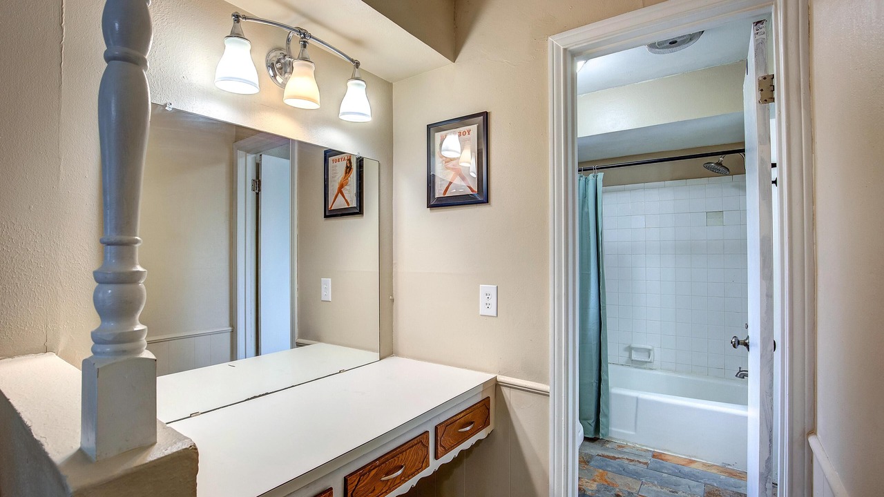 Photo of Bathroom in Commerce