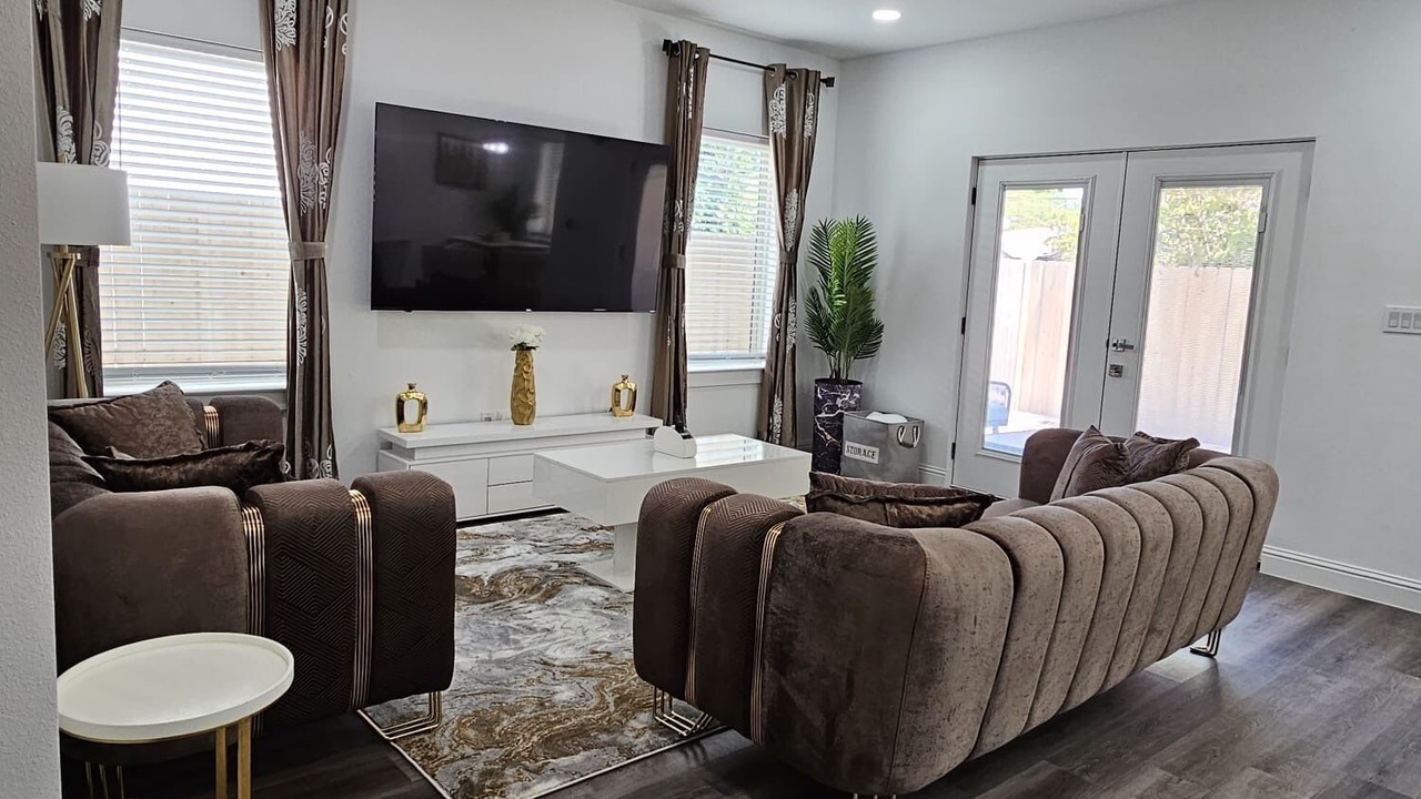 Photo of Livingroom in West Dallas