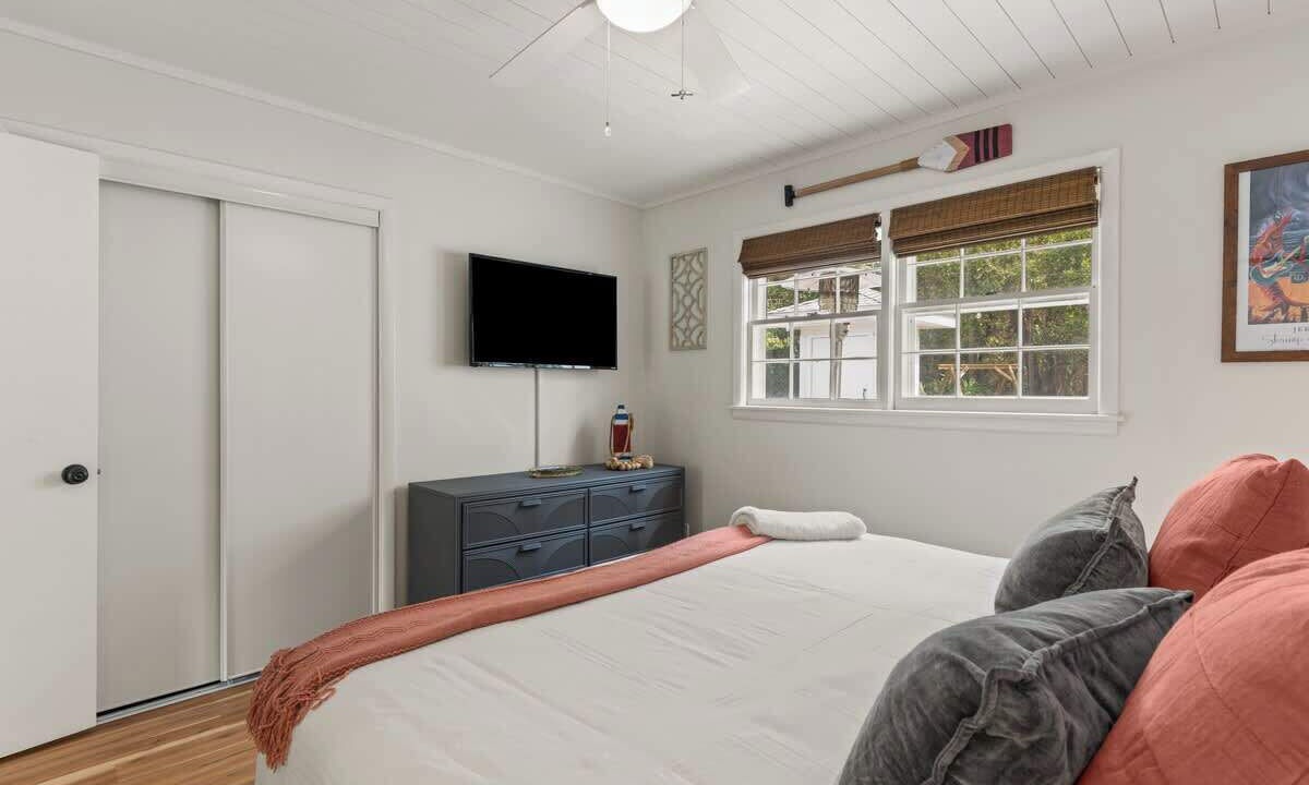 Photo of Bedroom in Jekyll Island