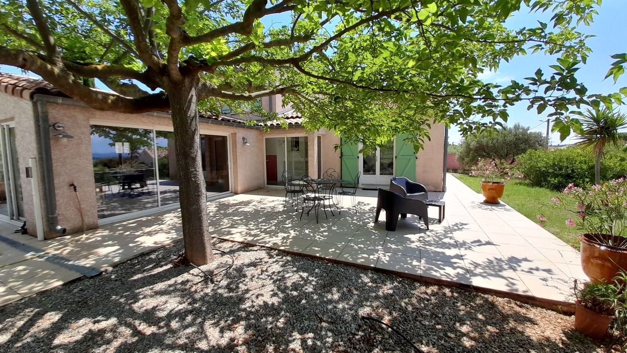 Photo of Patio Balcony in Vendemian